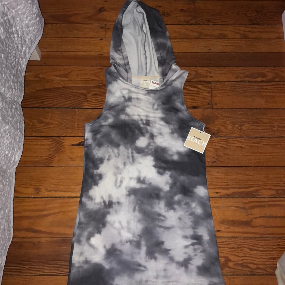 sleeveless hooded t shirt